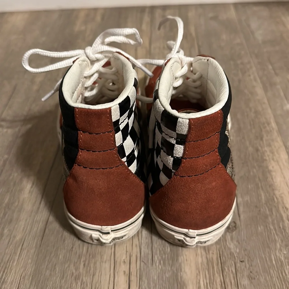 Vans Kids High Top Sneakers in Rust Brown with Black & White Checker